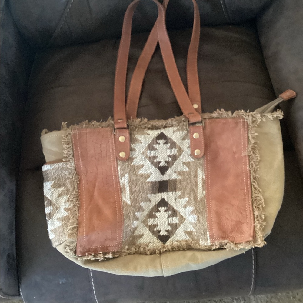 Myra Bag
